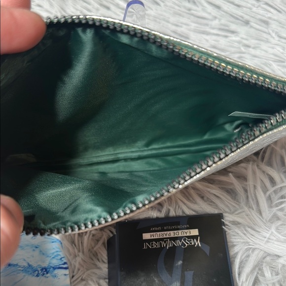Yves Saint Laurent Beauty Set in Ipsy Silver Pouch & Hyaluronic Acid Face Mask - Picture 8 of 9